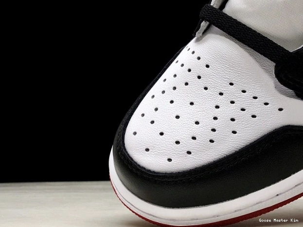 Black Air 1 Jordan Retro 555088-125 Toe 0610